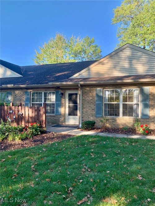 154 Bentley Dr, Elyria, OH, 44035-7399 | Card Image