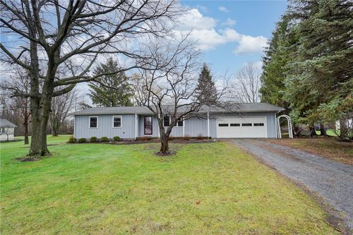 5195 Laura Ln, Canandaigua, NY, 14424-8330 | Card Image