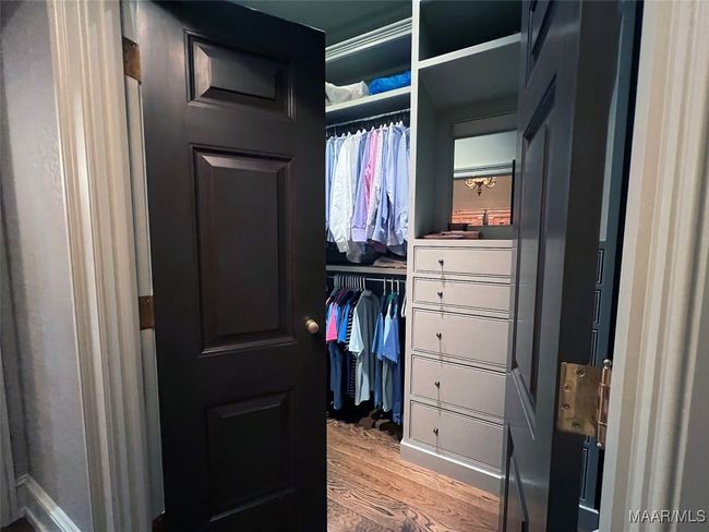 Master closet | Image 32