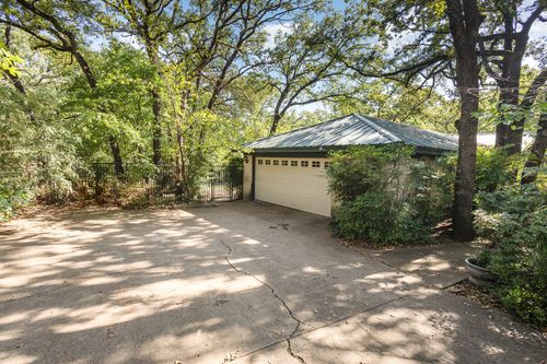 2308 Westwood Dr, Arlington, TX, 76012-2903 | Card Image