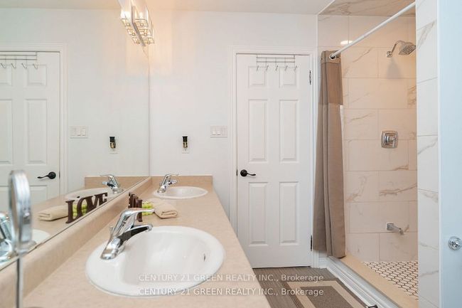 94 Snowling Dr, House attached with 6 bedrooms, 4 bathrooms and 2 parking in Ajax ON | Image 25