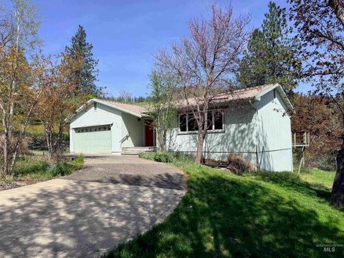 216 Shasta Cir, Orofino, ID, 83544-9018 | Card Image