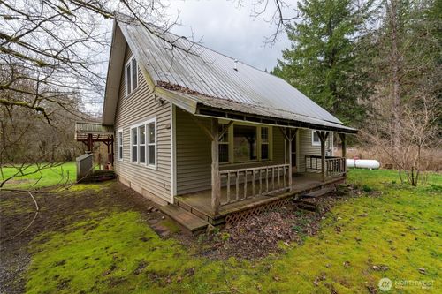 7929 Silver Lake Rd, Maple Falls, WA, 98266-7701 | Card Image