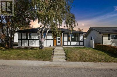 8020 Huntwick Hill Ne, House other with 6 bedrooms, 3 bathrooms and 2 parking in Calgary AB | Image 1