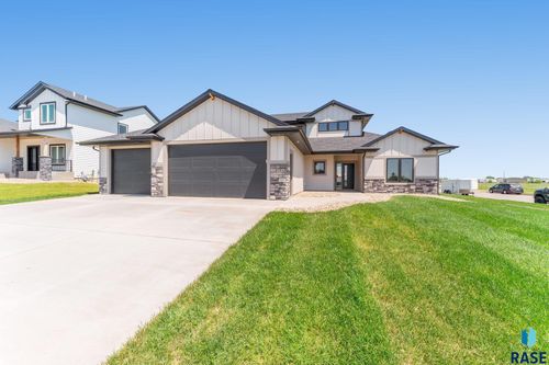 2700 N Sylvan Cir Circle, Tea, SD, 57064 | Card Image