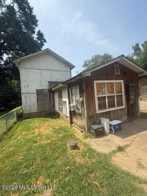 413 Boone St, Grenada, MS, 38901-3006 | Card Image
