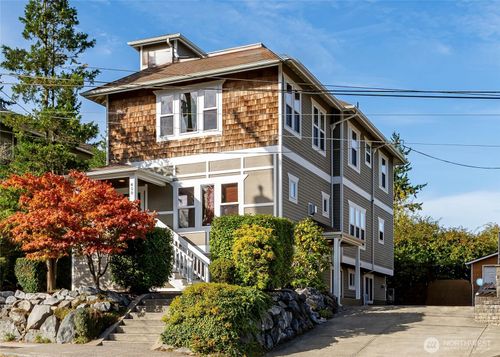 400 Ne 50th Street, Seattle, WA, 98105 | Card Image