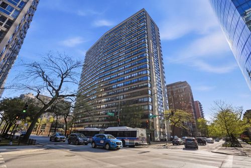 306-2930 Sheridan Rd, Chicago, IL, 60657-6601 | Card Image