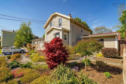 8 Eaton Ave, Dartmouth, NS, B2Y2X5 | Card Image
