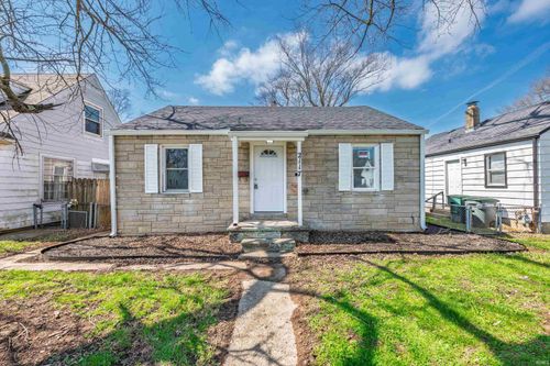 2117 Beacon St, Muncie, IN, 47302-4332 | Card Image