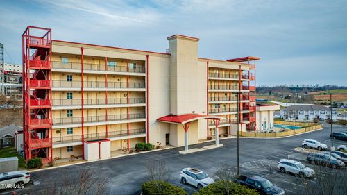 604-120 Raceday Center Dr, Bristol, TN, 37620-1561 | Card Image