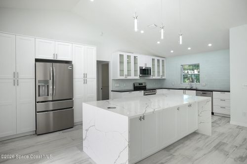 140 Flores St, Melbourne Beach, FL, 32951-3813 | Card Image