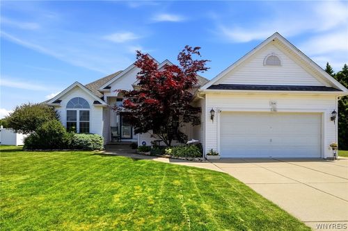 7041 Rock Dove Ln, Niagara Falls, NY, 14304-4658 | Card Image