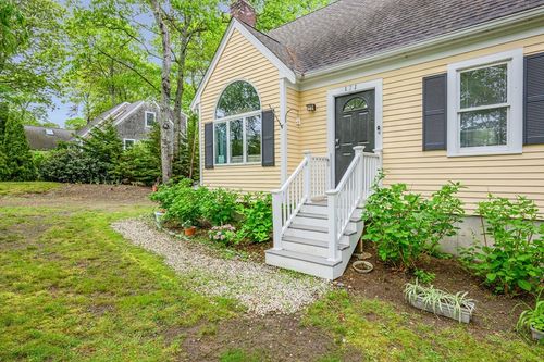 171 Wheeler Rd, Mashpee, MA, 02649-4343 | Card Image