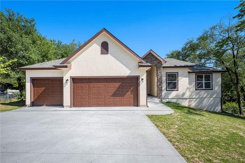 3711 Wayne Ave, Kansas City, MO, 64116-2313 | Card Image