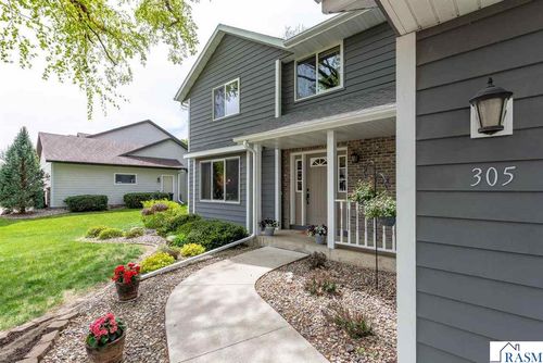 305 Chancery Ln, Mankato, MN, 56001-4112 | Card Image
