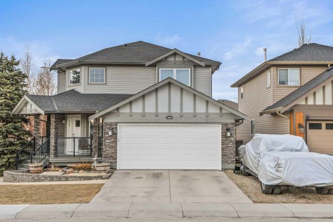 360 Willowbrook Close Nw, Home with 4 bedrooms, 3 bathrooms and 4 parking in Airdrie AB | Image 3