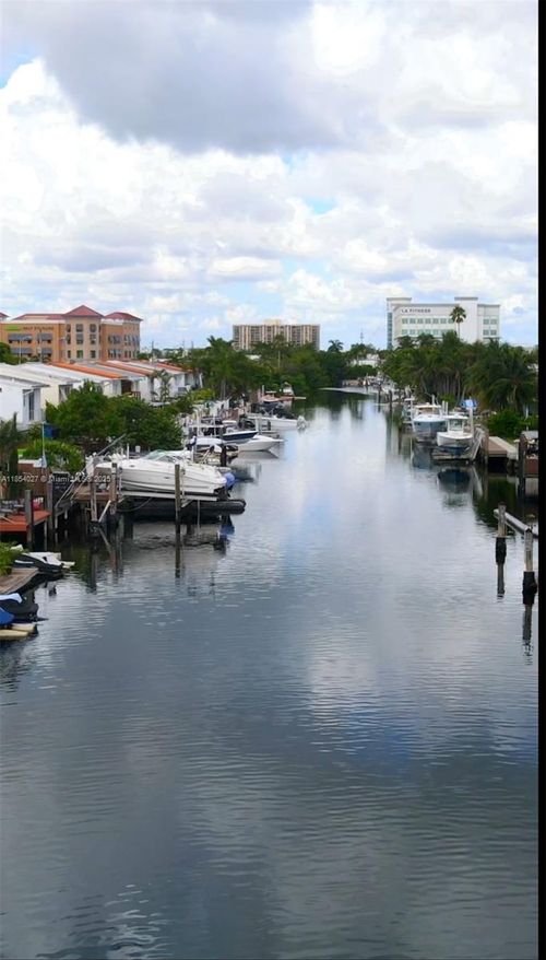2035 Ne 123rd St, North Miami, FL, 33181-2806 | Card Image