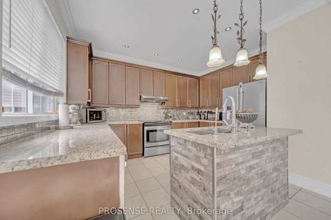 147 Whitwell Dr, House other with 6 bedrooms, 4 bathrooms and 4 parking in Brampton ON | Image 16
