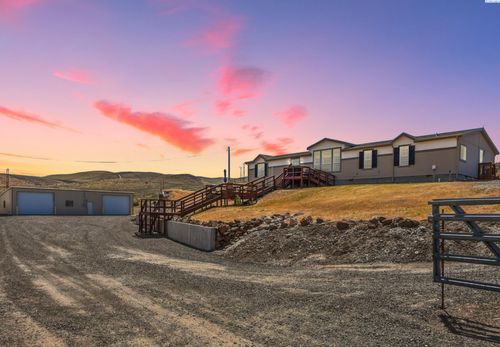 271 Paint Horse Road, Yakima, WA, 98901 | Card Image