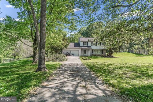 127 Governors Cir, Downingtown, PA, 19335-1441 | Card Image