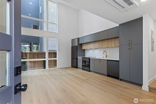 c3-6318 41st Avenue Sw, Seattle, WA, 98136 | Card Image