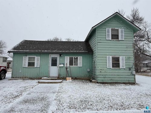412 Sw 2nd St Street, Madison, SD, 57042 | Card Image