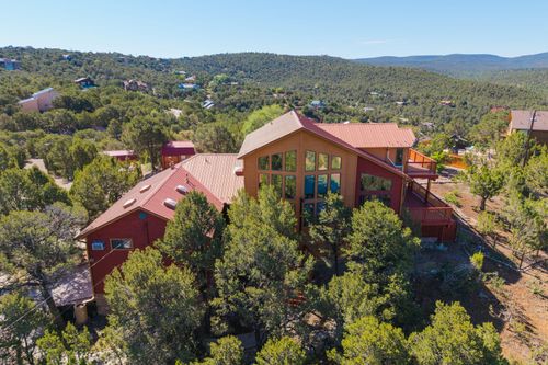 3 La Vuelta Rd, Tijeras, NM, 87059-7626 | Card Image