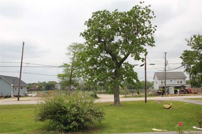 206 Riverside St, House other with 3 bedrooms, 3 bathrooms and null parking in Highlands TX | Image 48