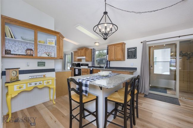 Main Home Island With Seating | Image 17