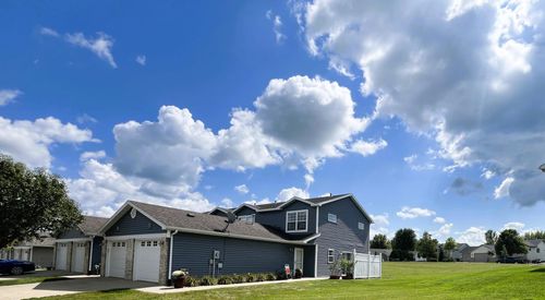 586 Pointe Ct Sw, Rochester, MN, 55902-2557 | Card Image