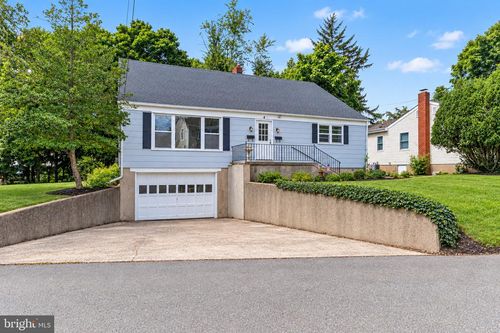 b-4 Pierson Pl, HOPEWELL, NJ, 08525-1408 | Card Image