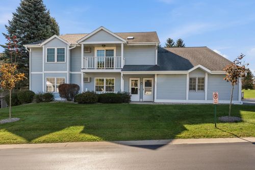 b-621 Barrington Court, West Bend, WI, 53095 | Card Image