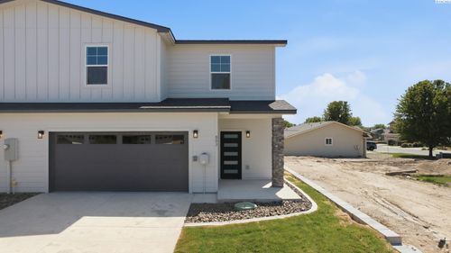 803 Fountain Blvd, Zillah, WA, 98953-9191 | Card Image