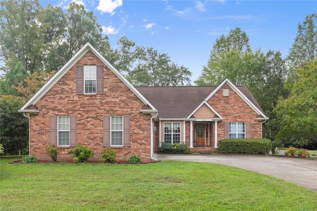 Cedarwood Dr, Winston Salem, NC 27103
