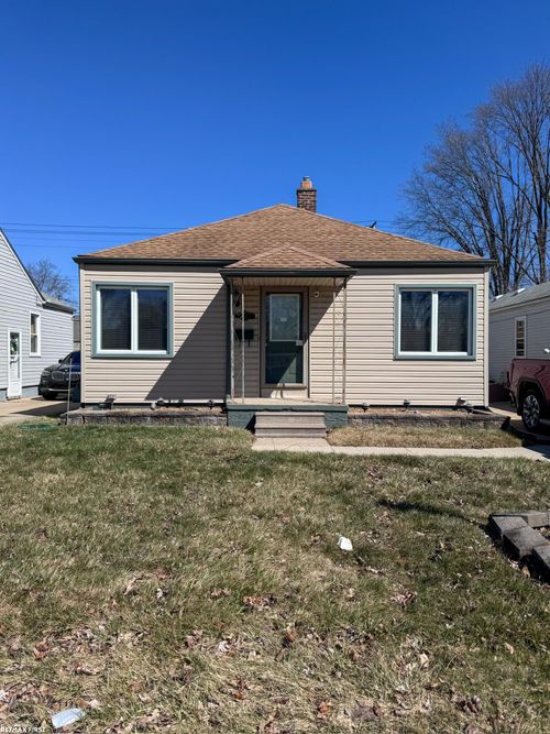 19389 Roscommon St, Harper Woods, MI, 48225-2117 | Card Image