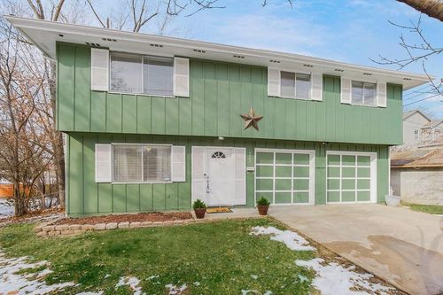 4542 W 50th St, Roeland Park, KS, 66205-1302 | Card Image