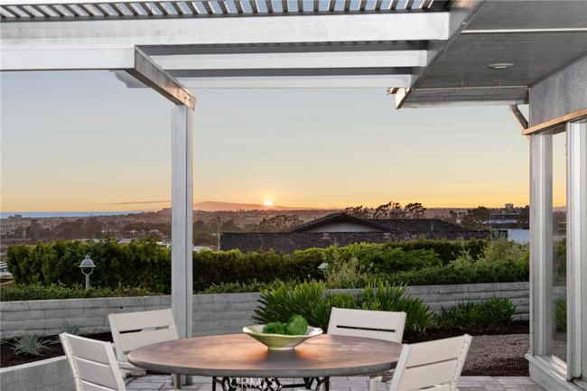 2701 Windover Dr, House other with 4 bedrooms, 3 bathrooms and 3 parking in Corona Del Mar CA | Image 40