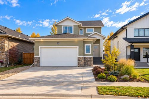 85 Crestview Blvd, Sylvan Lake, AB, T4S0N7 | Card Image