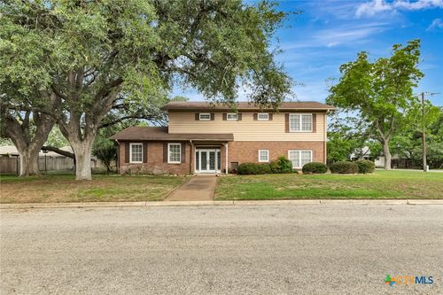 1014 N Hunt St, Cuero, TX, 77954-2633 | Card Image