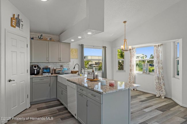 4046 Casa Ct, House other with 4 bedrooms, 2 bathrooms and null parking in Hernando Beach FL | Image 15