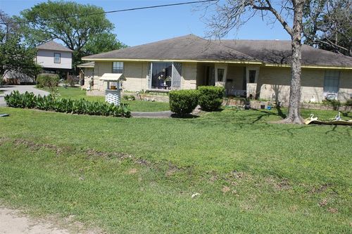 206 Riverside St, Highlands, TX, 77562-2505 | Card Image