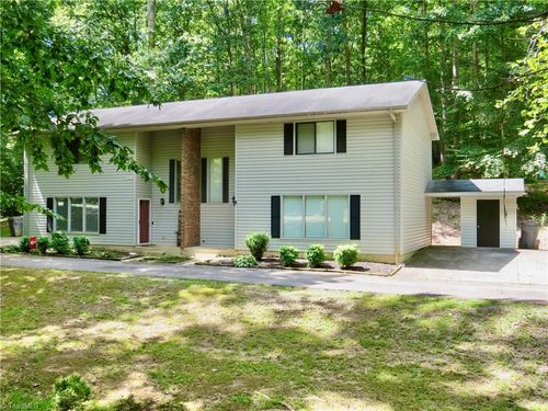 709 Frazier Ln, Reidsville, NC, 27320-7029 | Card Image