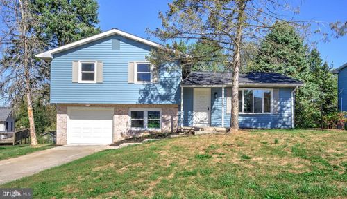 3204 N Scenic Rd, HARRISBURG, PA, 17109-1027 | Card Image