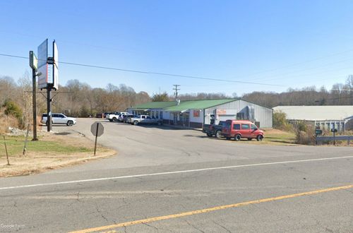 5205 Highway 31 E, Westmoreland, TN, 37186-2327 | Card Image