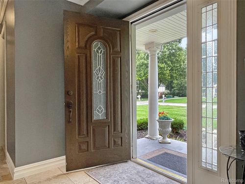 153 Aintree Rd, Rochester, MI, 48306-2706 | Card Image