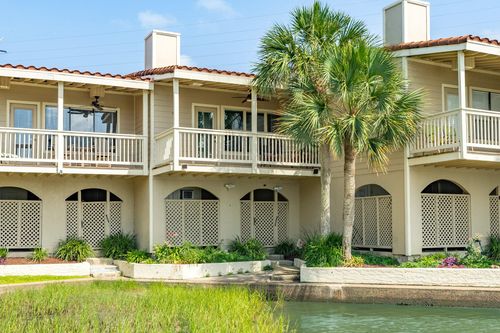 8 Dana Dr, Galveston, TX, 77554-7738 | Card Image