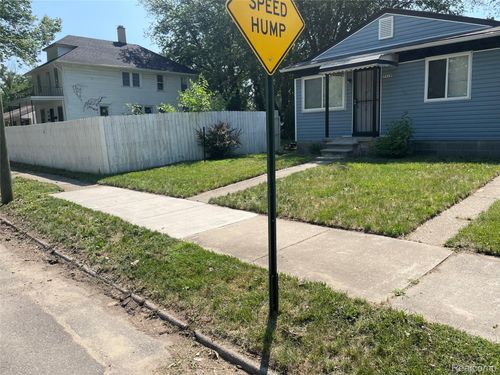 17439 Lumpkin St, Detroit, MI, 48212-1058 | Card Image