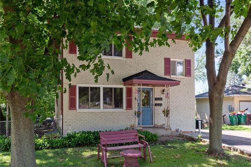 3829 Lake Drive Ave N, Robbinsdale, MN, 55422-1439 | Card Image