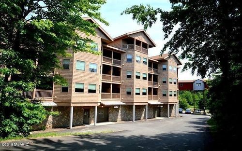 313-5900 Water Rd, Rothbury, MI, 49452-7939 | Card Image